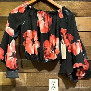 NWT Iris Floral shirt Size Small